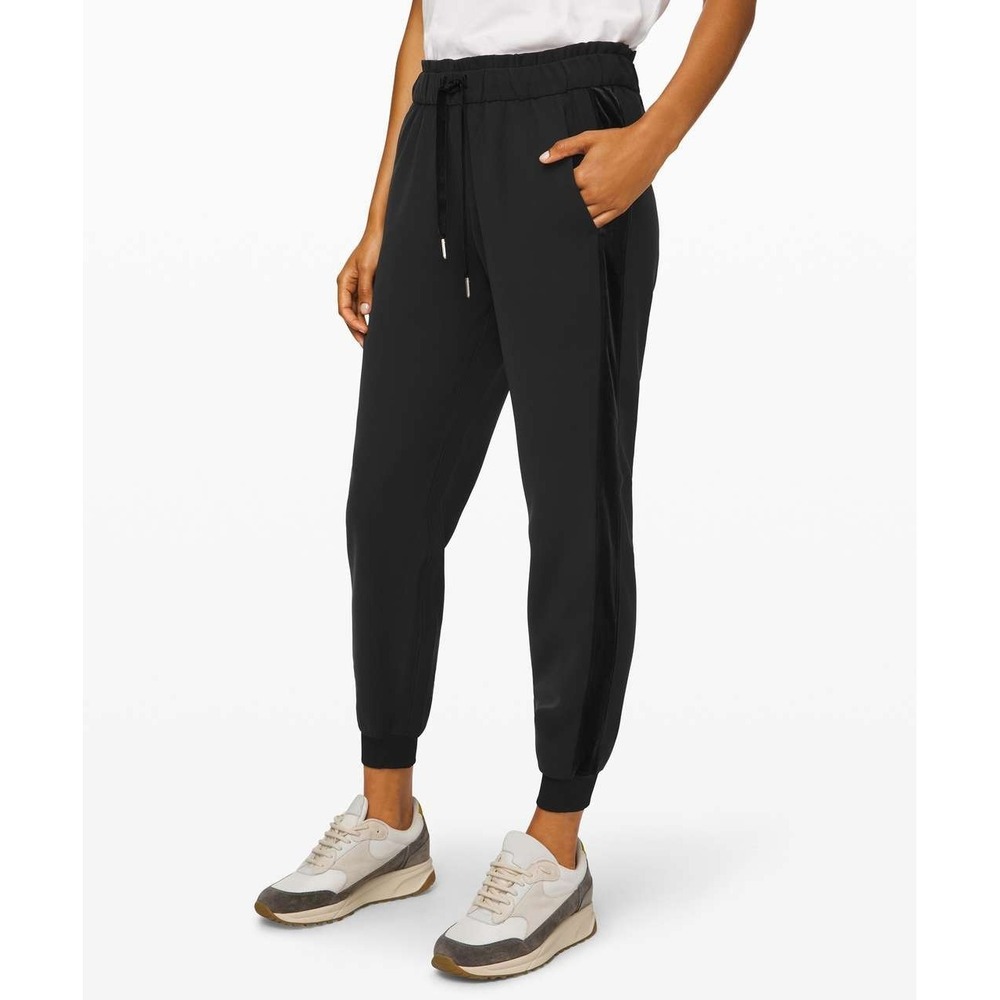 Lululemon On the Fly Jogger Pants Sz 2 Black Ankle Drawstring Athletic Casual